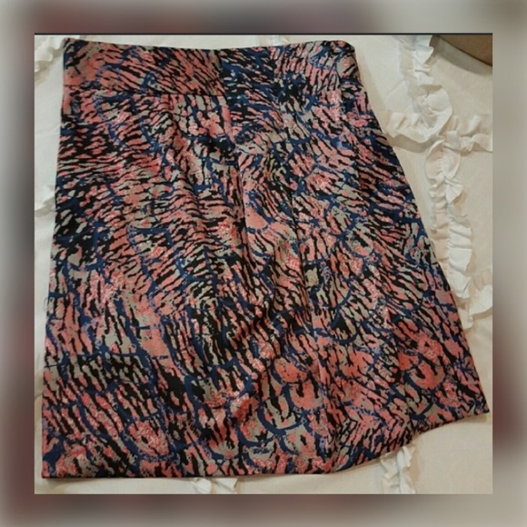 Calvin Klein Dresses & Skirts - 💕Printed Skirt💕